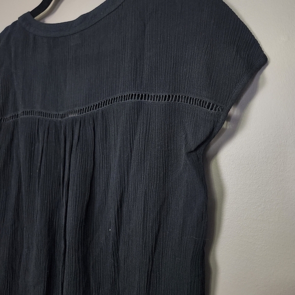 Denver Hayes Black Lightweight Short Sleeved Blouse - Picture 6 of 10